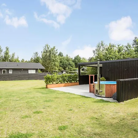 5 Bedroom Lovely In *