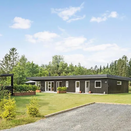 5 Bedroom Lovely In Holiday home *