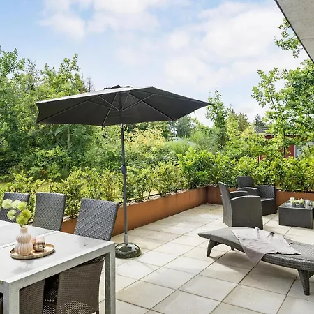5 Bedroom Lovely In Holiday home Hojslev