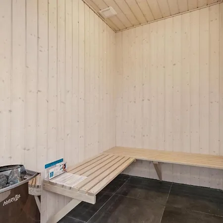 Front In With Sauna Højslev