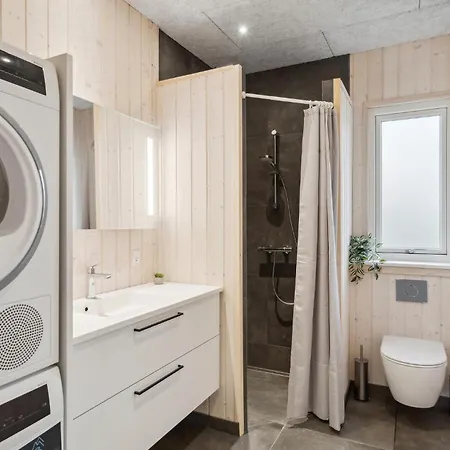 5 Bedroom Lovely In בית נופש