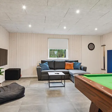 Holiday home 5 Bedroom Lovely In Hojslev
