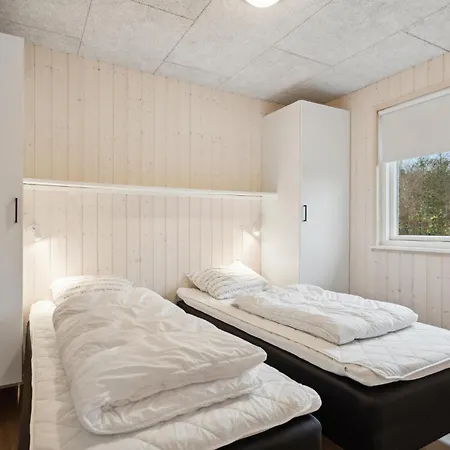 5 Bedroom Lovely In Holiday home