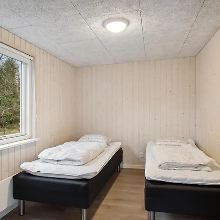 5 Bedroom Lovely In Holiday home *