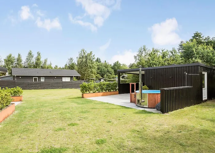 5 Bedroom Lovely In *