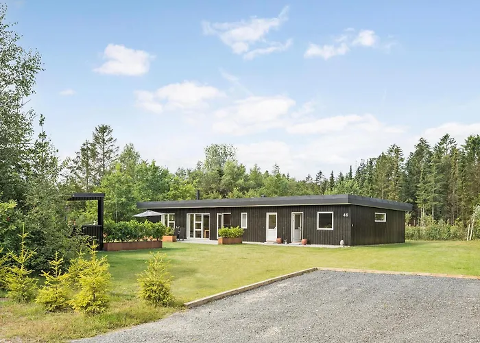5 Bedroom Lovely In Holiday home *