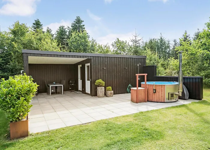 5 Bedroom Lovely In *