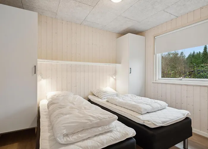 5 Bedroom Lovely In Holiday home