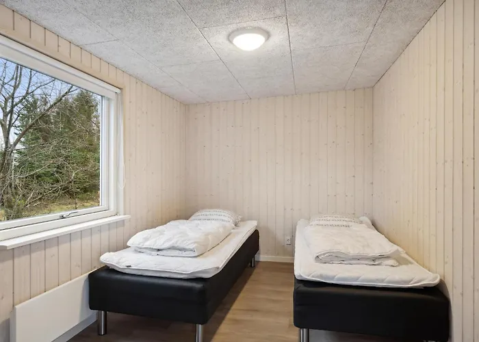 5 Bedroom Lovely In Holiday home *